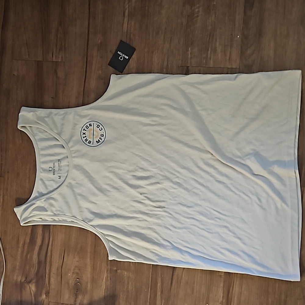 NWT Men's Medium Brixton Tank Top. Tailored Fit "Crest Tank" Beige w/Blu…